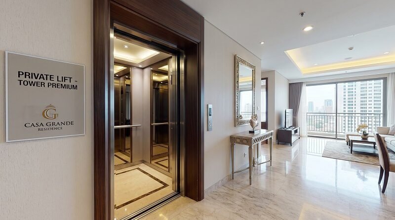 Private Lift di Tower Premium Apartemen Casa Grande Residence